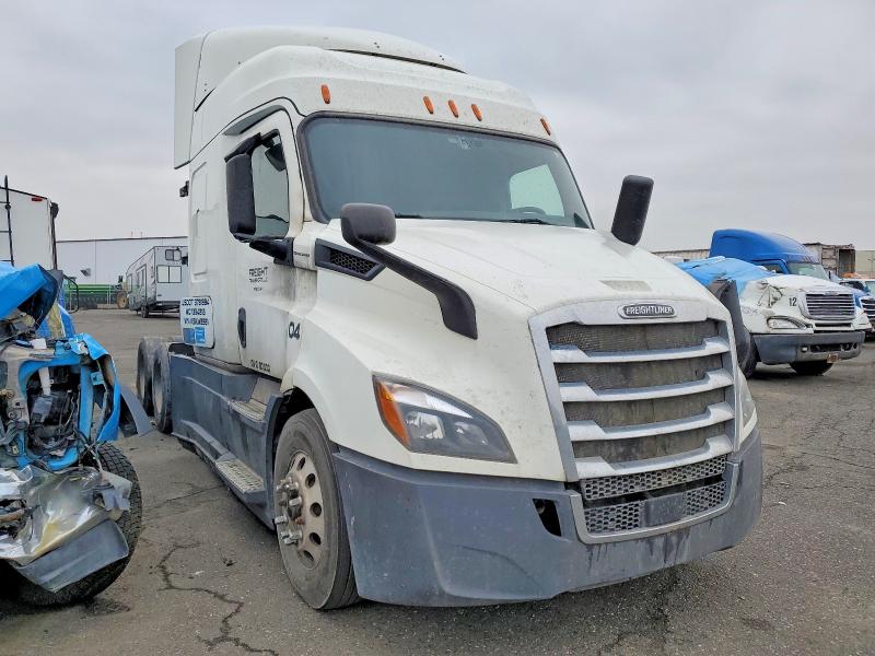 2019 FREIGHTLINER CASCADIA 1 — VIN 3AKJHPDV0KSKM2961