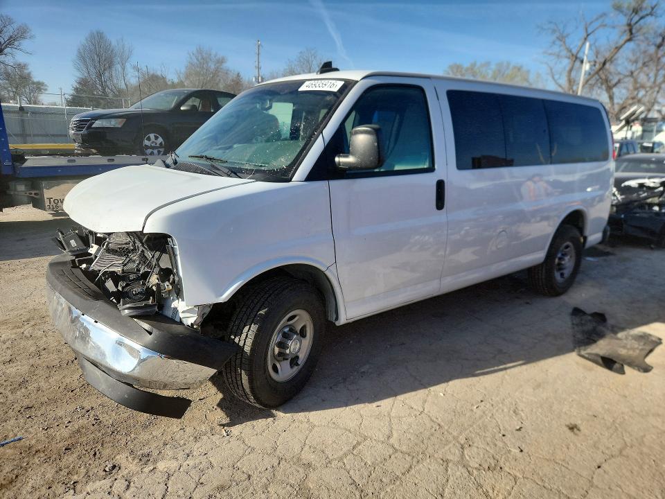 2018 CHEVROLET EXPRESS G2500 — VIN 1GAWGFFGXJ1242618