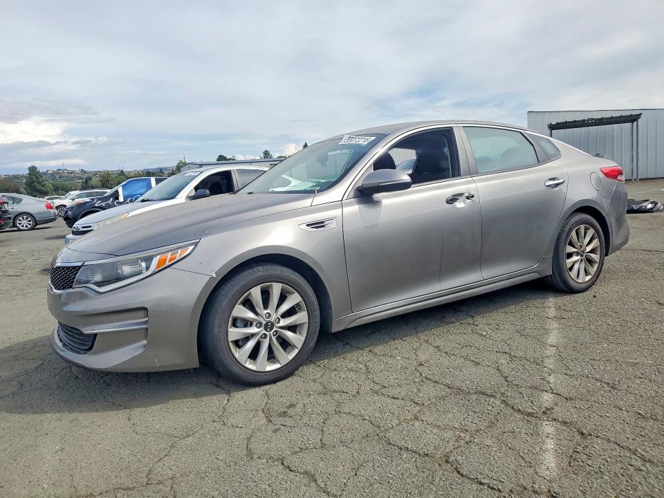 2017 KIA OPTIMA — VIN 5XXGT4L39HG165929