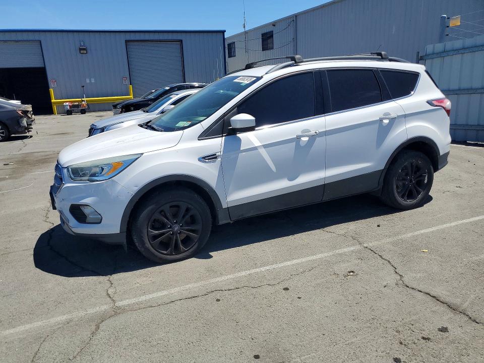 2017 FORD ESCAPE — VIN 1FMCU9GD6HUB45915