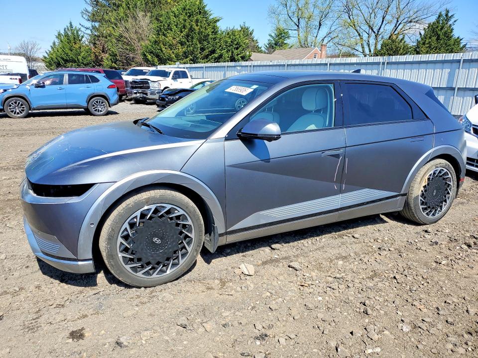2022 HYUNDAI IONIQ 5 — VIN KM8KRDAF0NU081683
