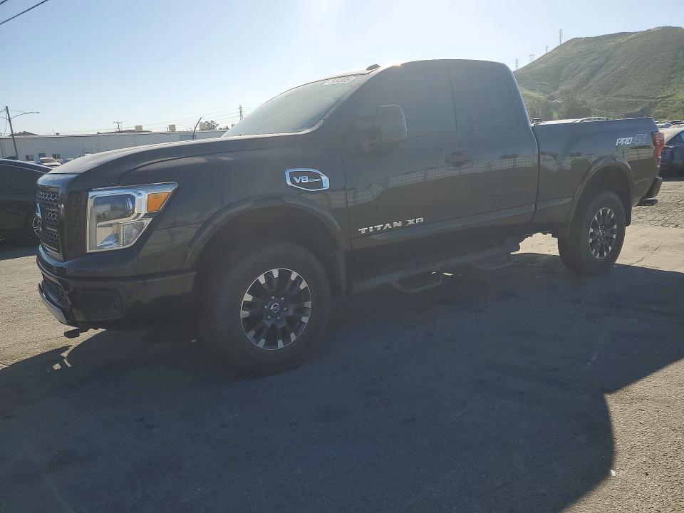 2017 NISSAN TITAN XD S — VIN 1N6AA1C40HN569237