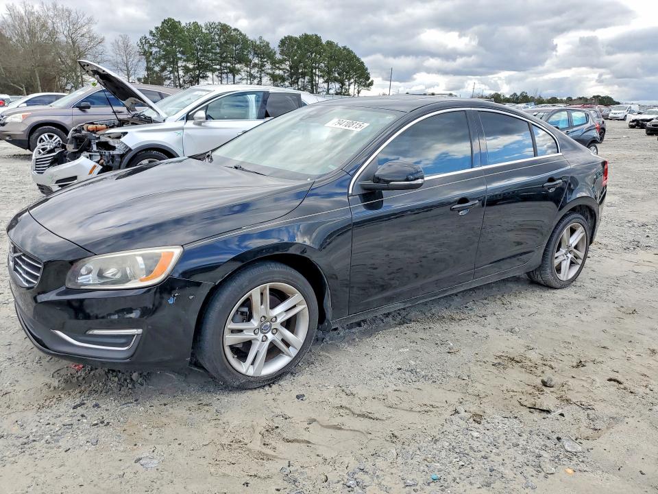 2015 VOLVO S60 — VIN YV140MFKXF1334020