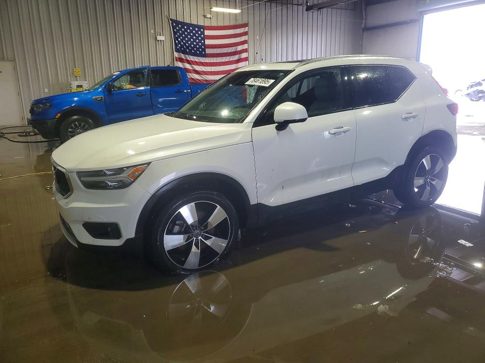 2021 VOLVO XC40 — VIN YV4162UKXM2453026