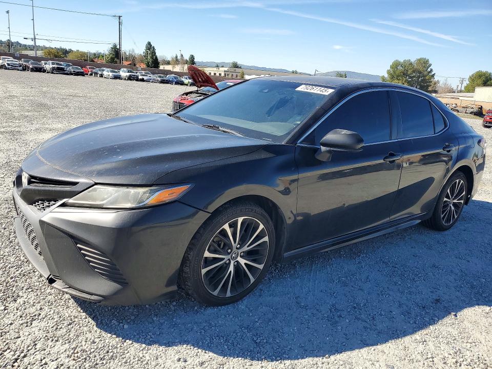 2018 TOYOTA CAMRY — VIN 4T1B11HK2JU075595