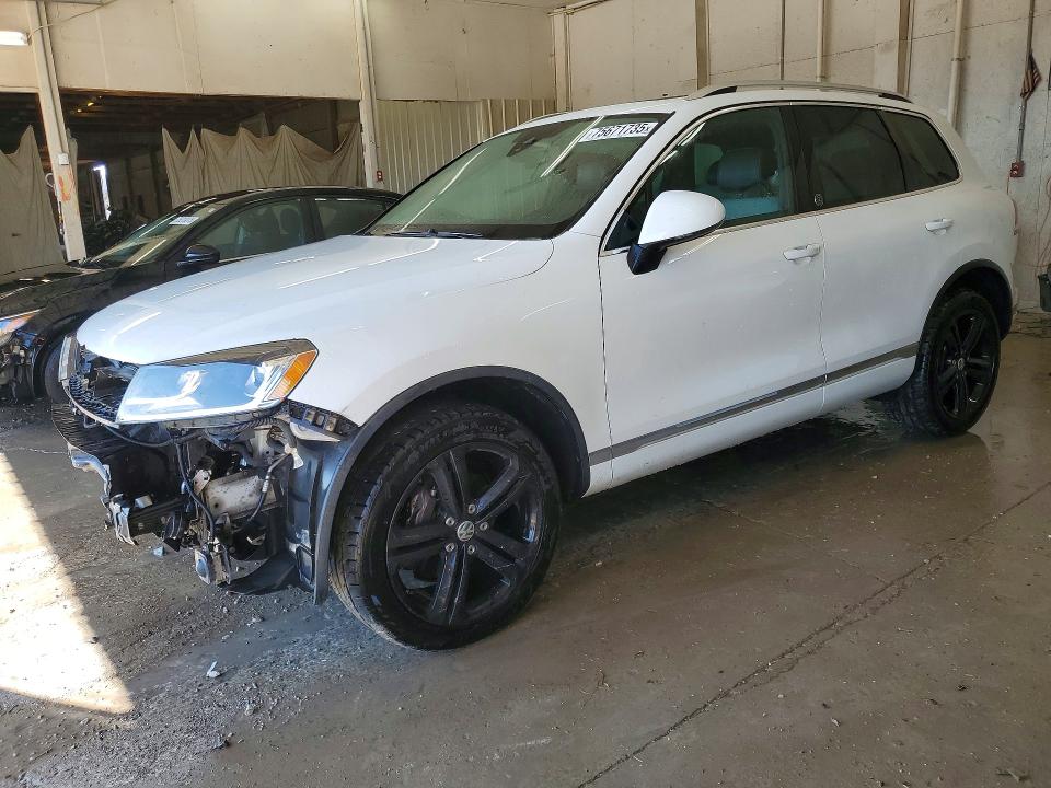 2017 VOLKSWAGEN TOUAREG WO — VIN WVGRF7BP6HD003249