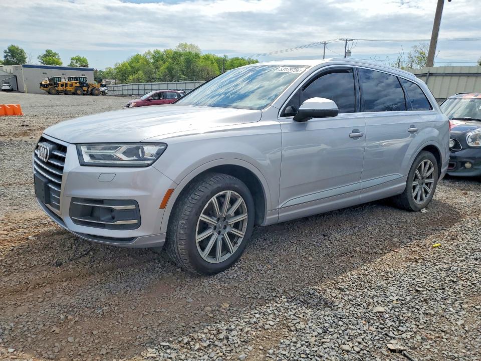 2017 AUDI Q7 — VIN WA1LAAF7XHD005158