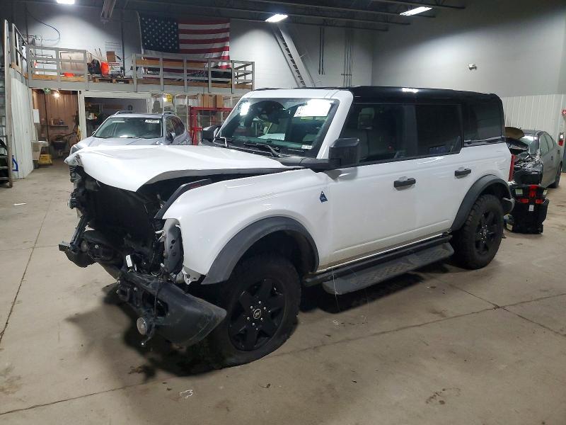 2024 FORD BRONCO BLA — VIN 1FMEE1BP9RLB17154