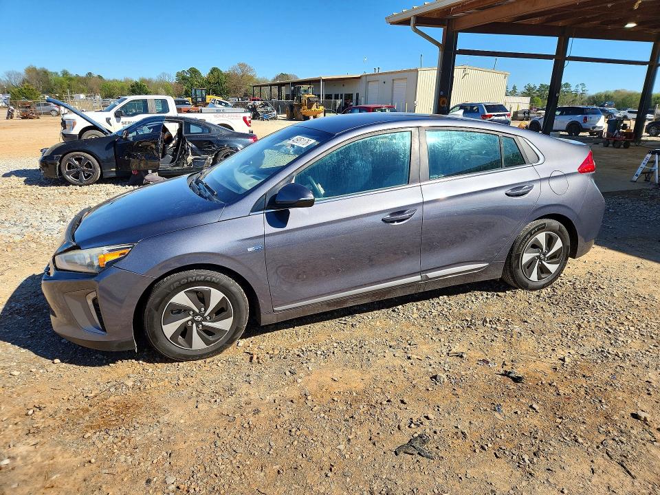 2017 HYUNDAI IONIQ HYBRID — VIN KMHC75LCXHU054370