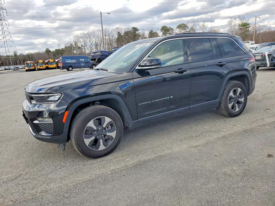 2024 JEEP GRAND CHEROKEE — VIN 1C4RJYB68R8521213