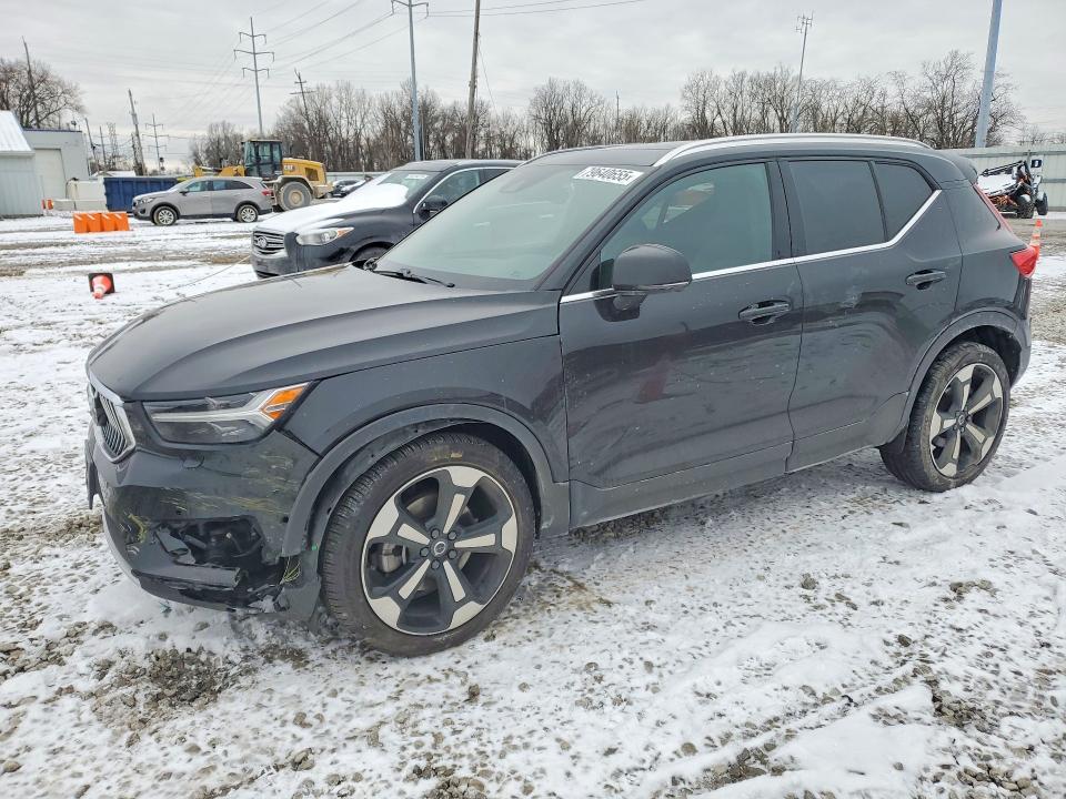 2019 VOLVO XC40 — VIN YV4AC2HL4K2057988