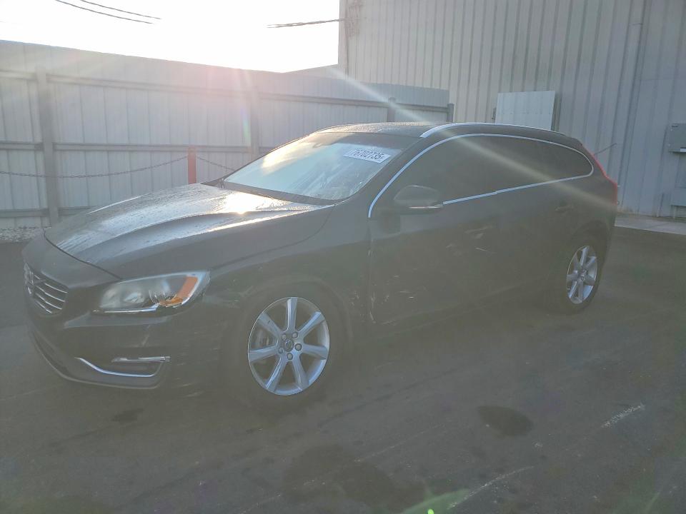 2016 VOLVO V60 — VIN YV140MEKXG1299708
