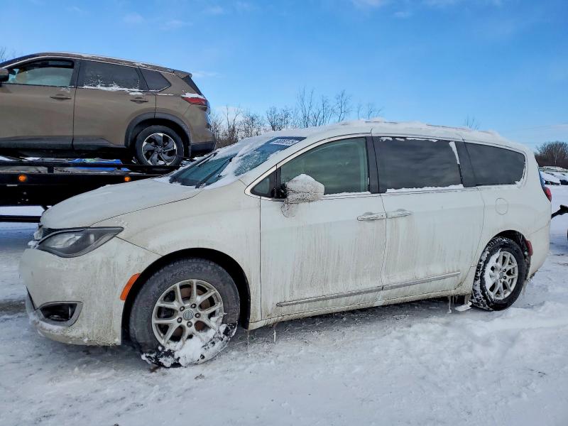 2020 CHRYSLER PACIFICA T — VIN 2C4RC1BG3LR125910