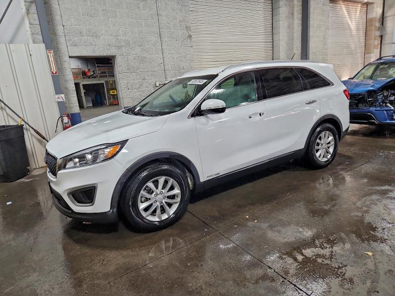 2016 KIA SORENTO LX — VIN 5XYPGDA53GG157585
