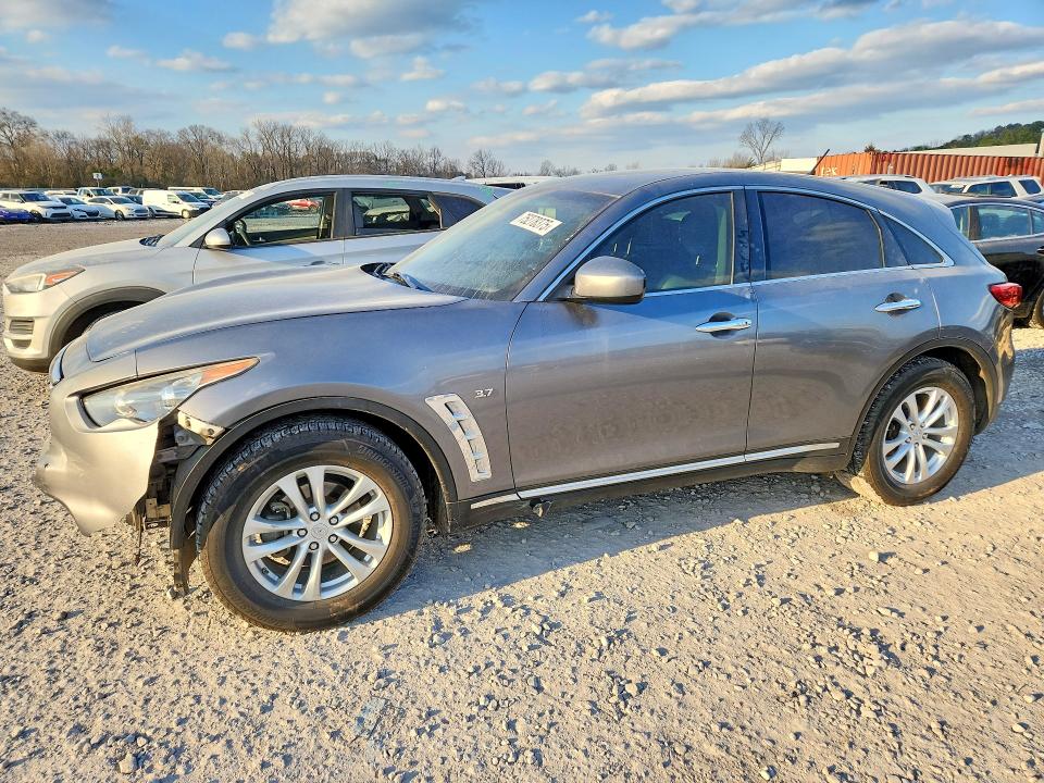 2017 INFINITI QX70 — VIN JN8CS1MUXHM142195