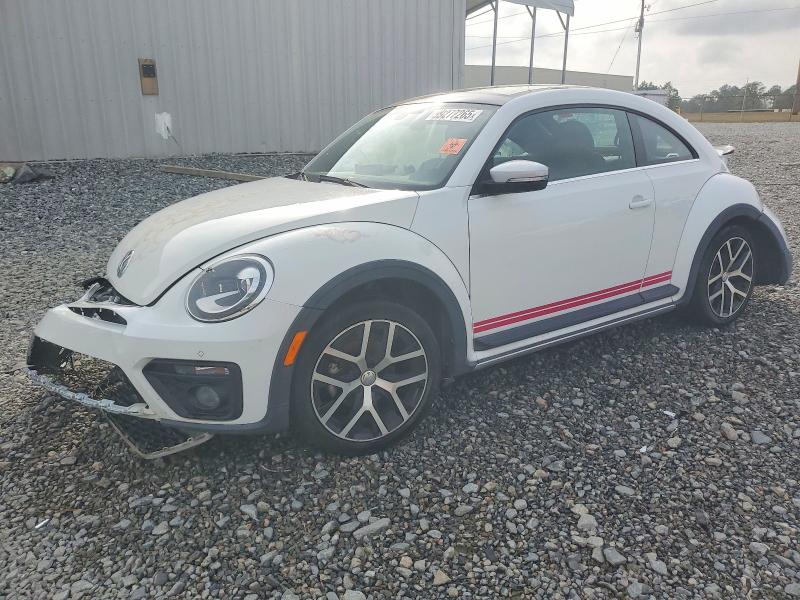 2018 VOLKSWAGEN BEETLE — VIN 3VWSD7AT1JM711605