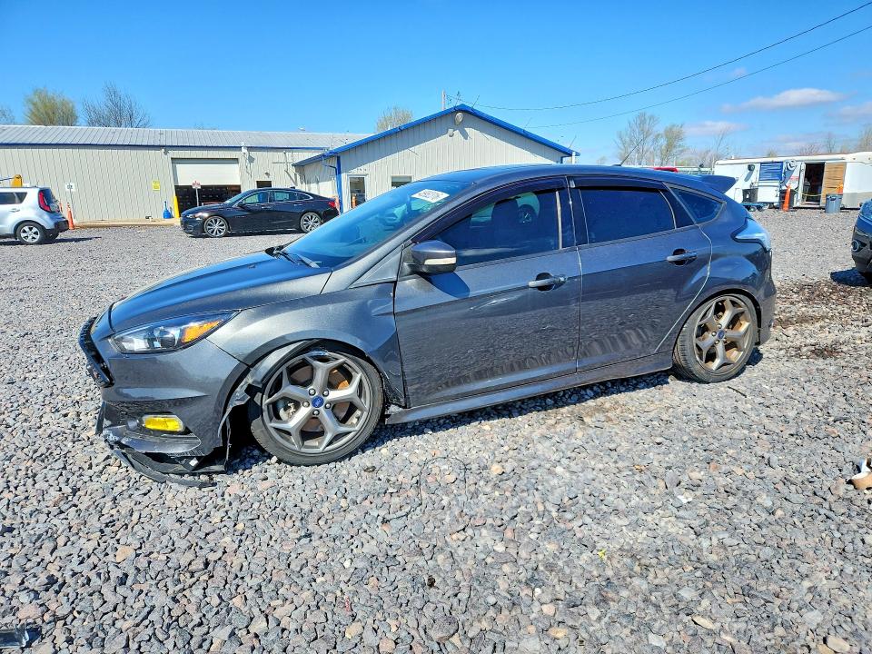 2018 FORD FOCUS — VIN 1FADP3L93JL331749