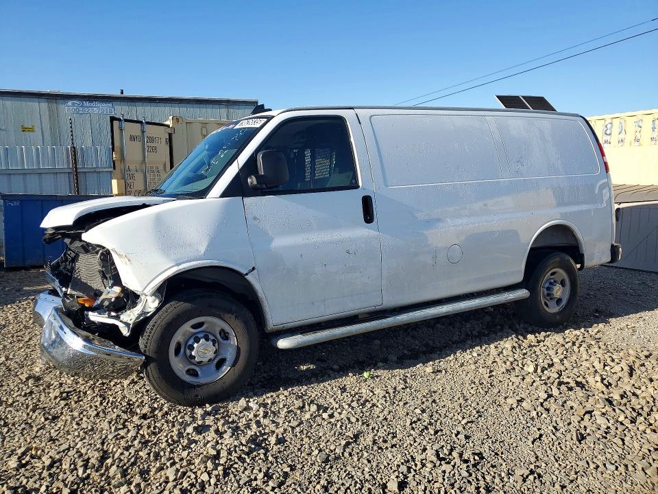 2025 CHEVROLET EXPRESS G2500 — VIN 1GCWGAFP5S1257538