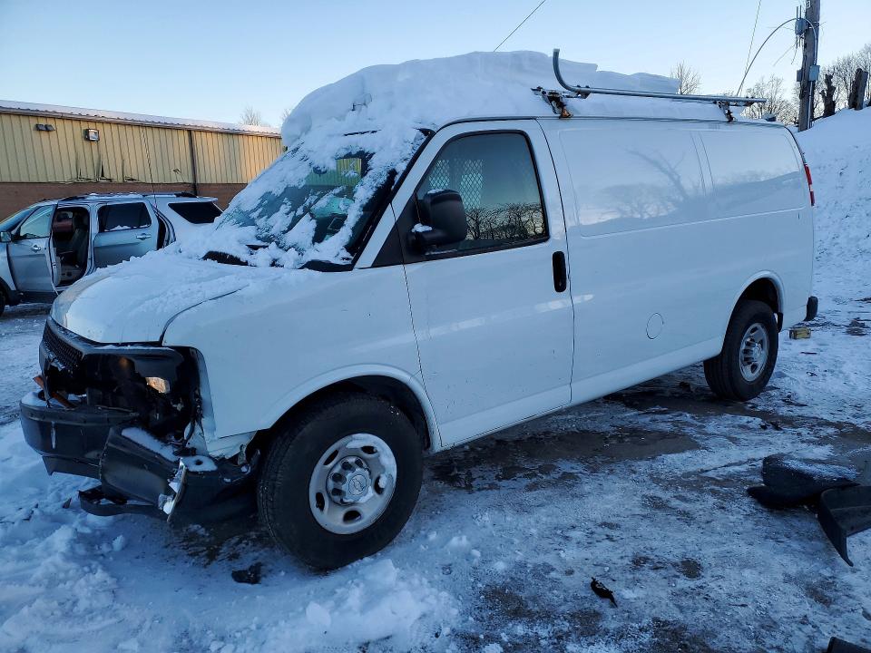 2017 CHEVROLET EXPRESS G2500 — VIN 1GCWGAFF0H1338849