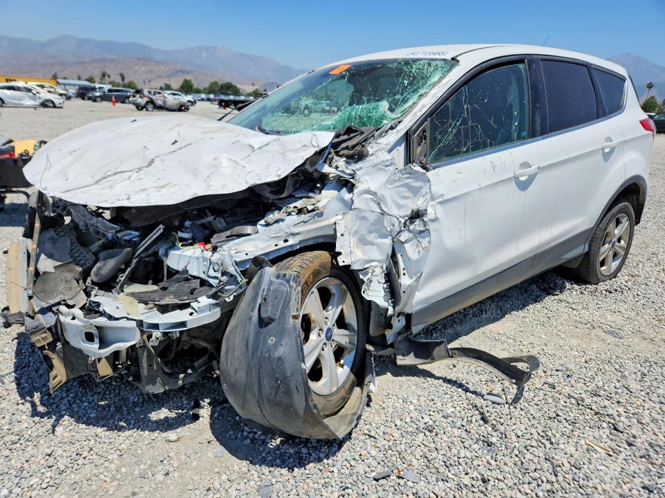 2016 FORD ESCAPE — VIN 1FMCU0G7XGUA23370