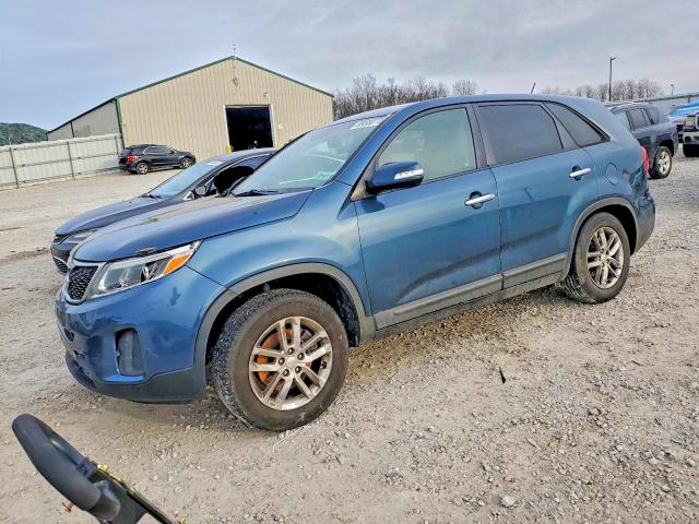 2015 KIA SORENTO LX — VIN 5XYKT3A62FG556723