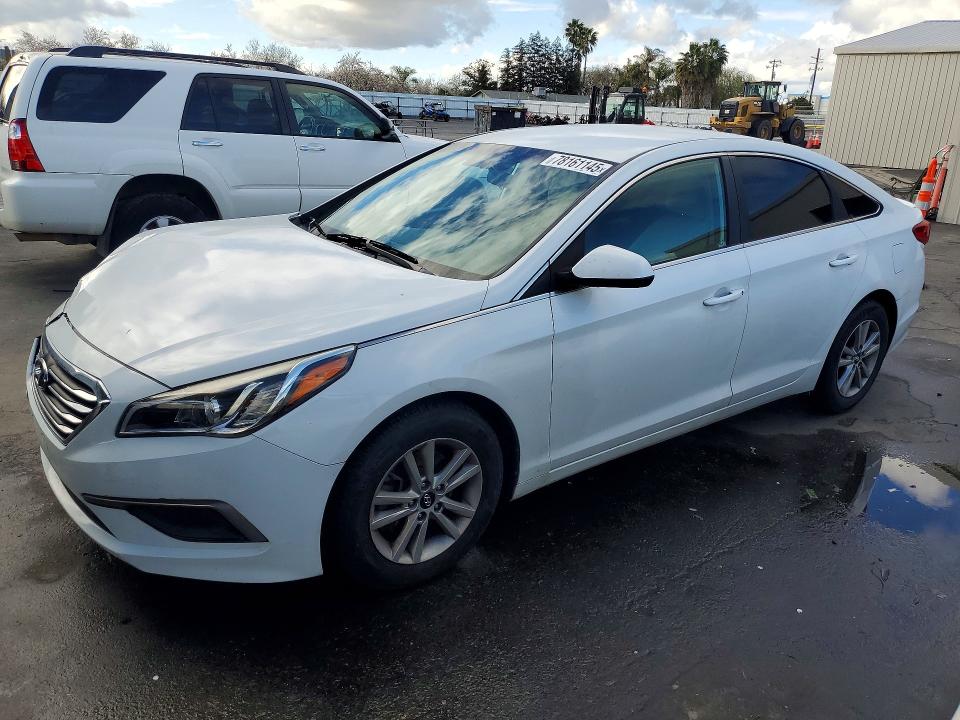 2017 HYUNDAI SONATA — VIN 5NPE24AF4HH588364