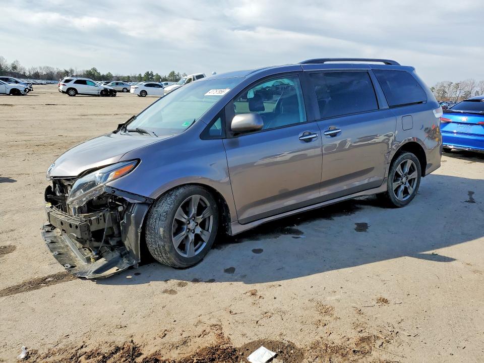 2017 TOYOTA SIENNA — VIN 5TDXZ3DC1HS891953