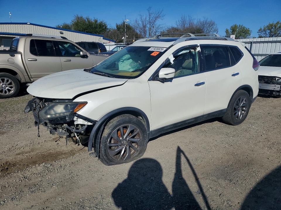 2015 NISSAN ROGUE — VIN 5N1AT2MT5FC917241