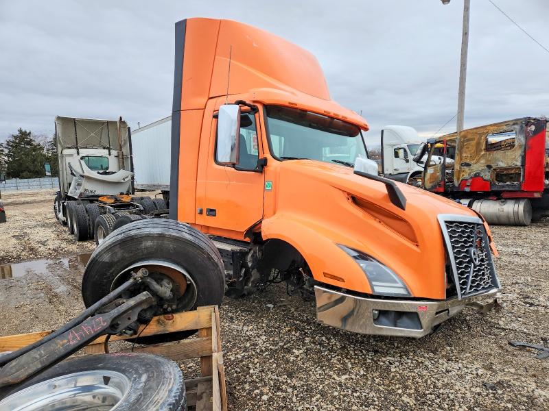 2020 VOLVO VN — VIN 4V4NC9EH2LN267328