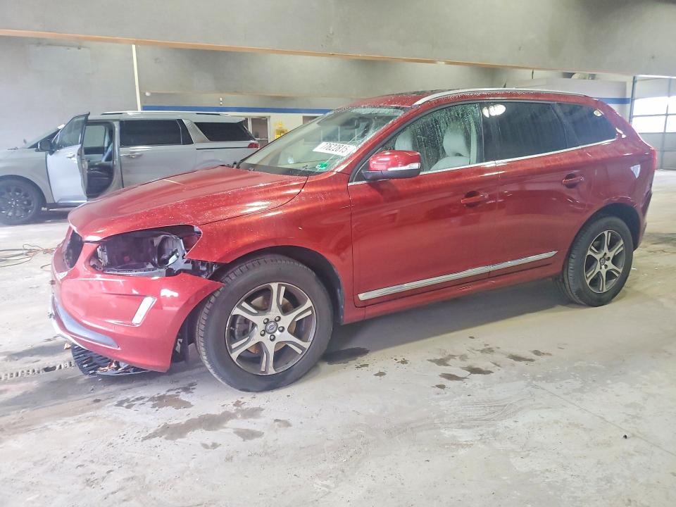2015 VOLVO XC60 — VIN YV4902RC6F2579375