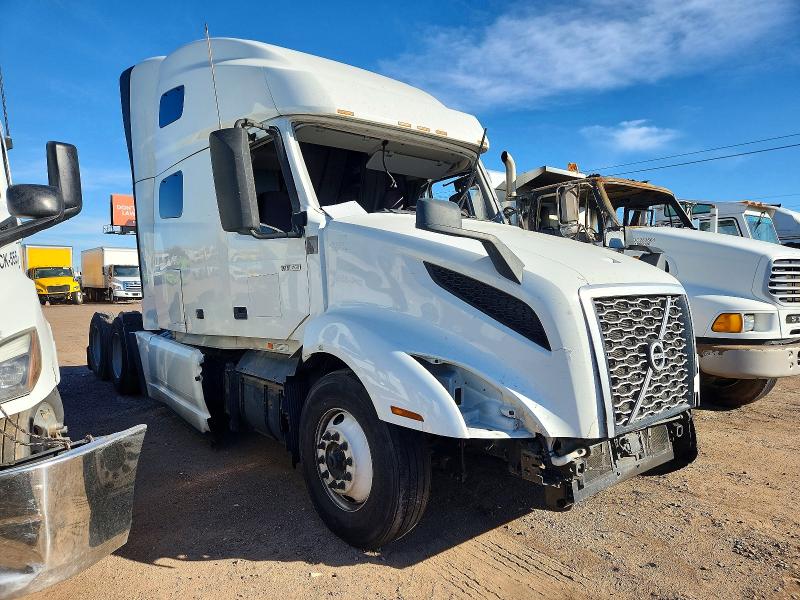 2024 VOLVO VN — VIN 4V4NC9EH6RN627337