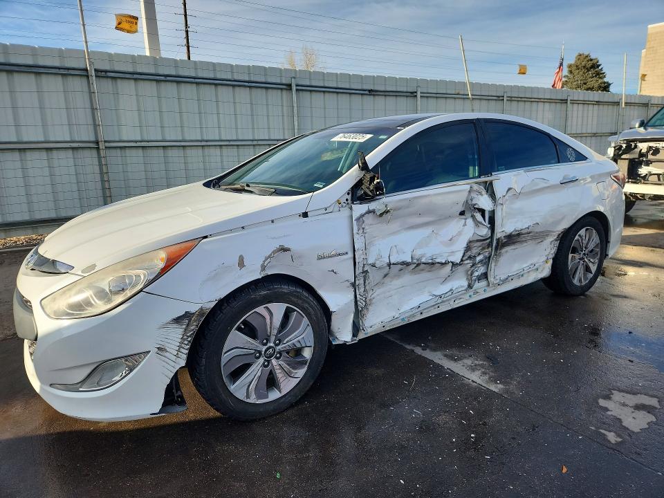 2015 HYUNDAI SONATA HYBRID — VIN KMHEC4A48FA127938