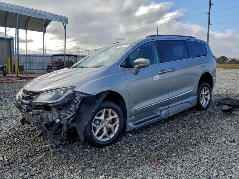 2017 CHRYSLER PACIFICA T — VIN 2C4RC1BG3HR668147