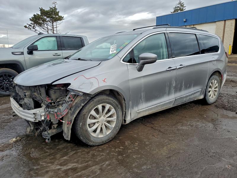 2017 CHRYSLER PACIFICA T — VIN 2C4RC1BGXHR688671