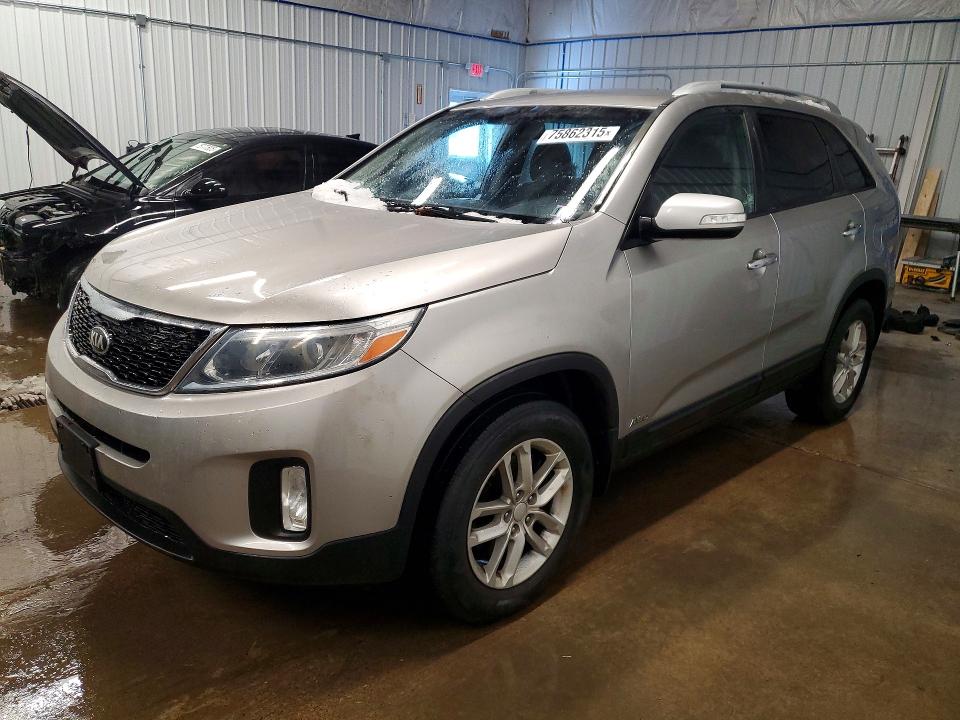 2015 KIA SORENTO LX — VIN 5XYKTDA69FG644352