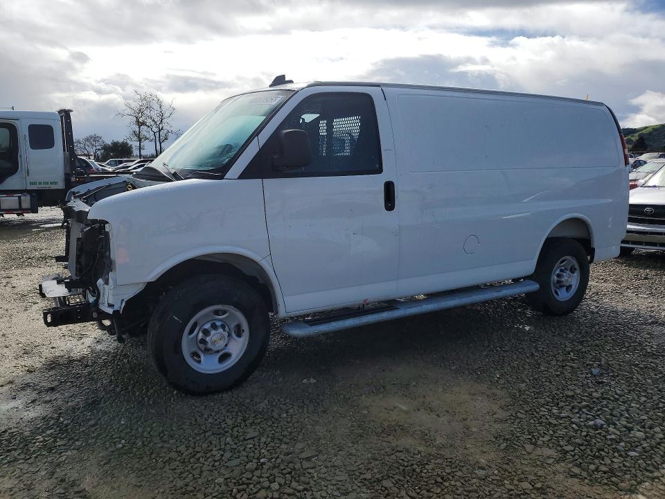 2025 CHEVROLET EXPRESS G2500 — VIN 1GCWGAFP1S1228098
