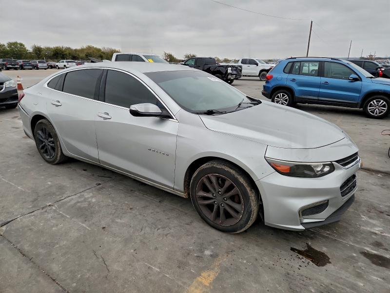 1G1ZD5ST2JF156421