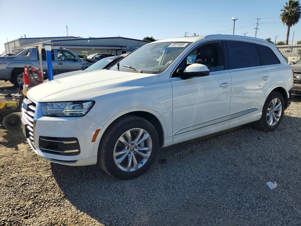 2017 AUDI Q7 — VIN WA1LHAF7XHD041606