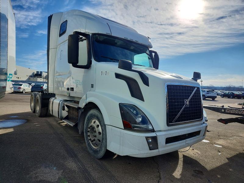 2016 VOLVO VN — VIN 4V4N99EH3GN925615