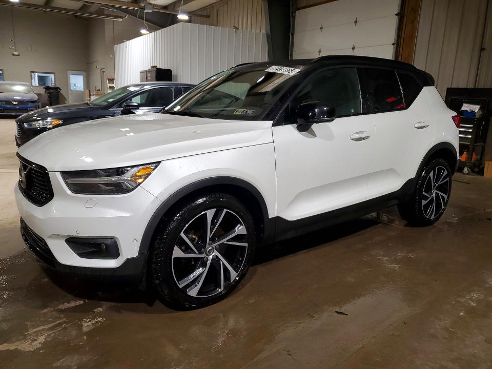 2019 VOLVO XC40 — VIN YV4162XZ8K2003400