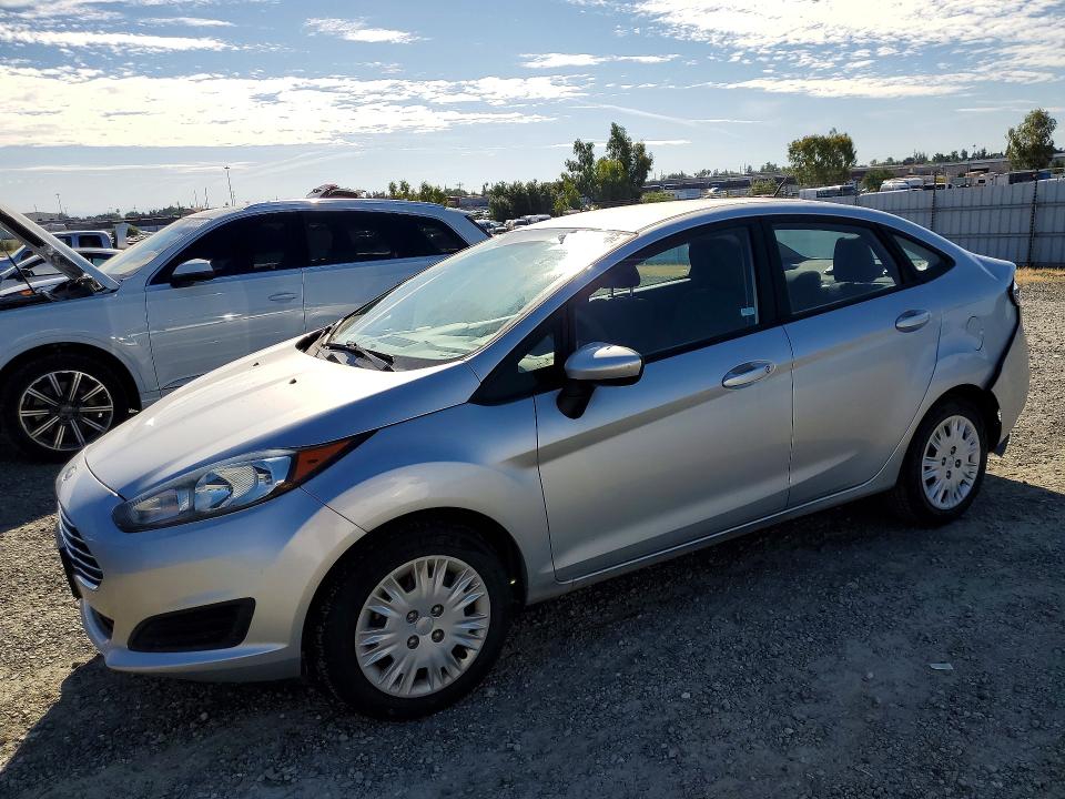 2015 FORD FIESTA — VIN 3FADP4AJ7FM211042