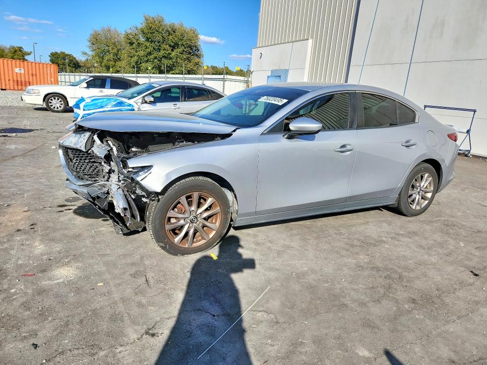 2021 MAZDA 3 — VIN JM1BPAA70M1330601