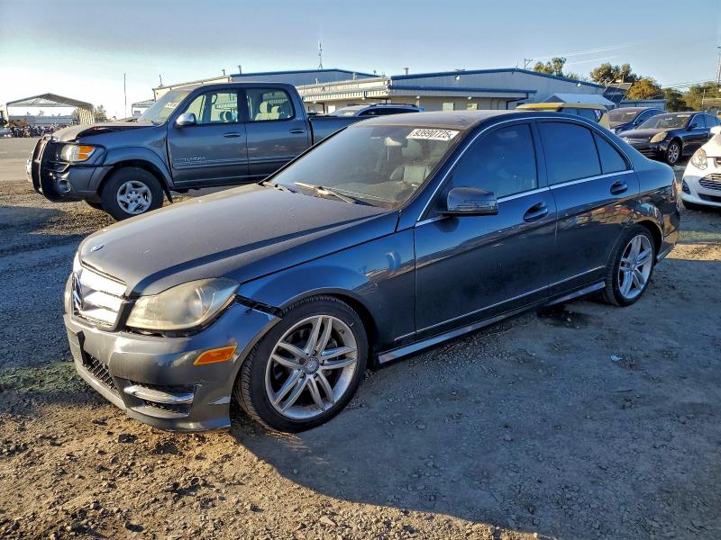2013 MERCEDES-BENZ C 250 — VIN WDDGF4HB8DA804255