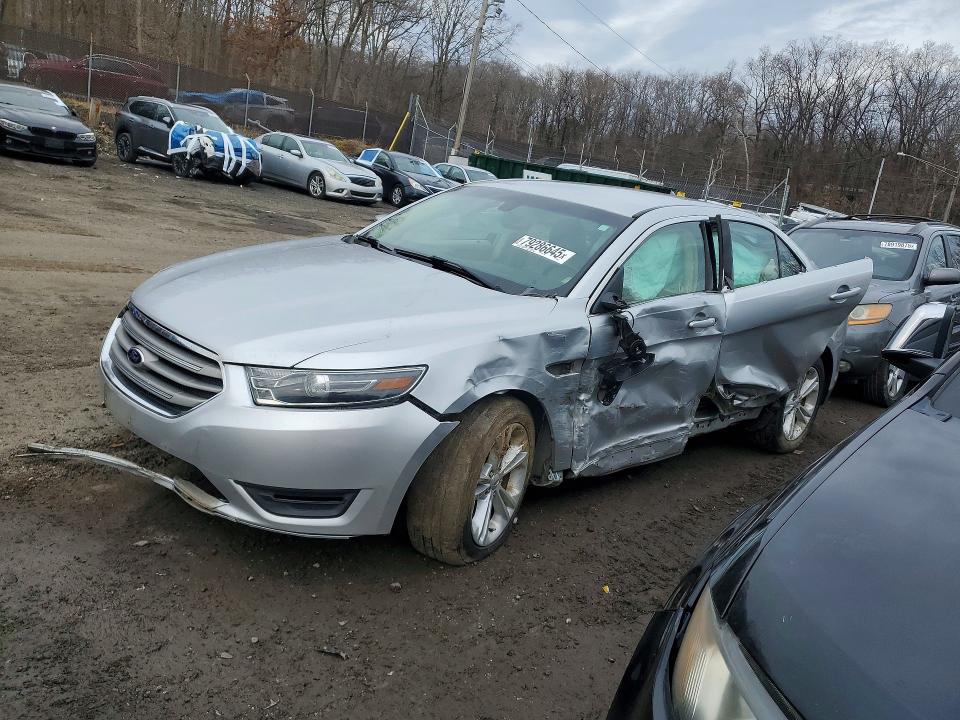 2015 FORD TAURUS — VIN 1FAHP2E84FG199147
