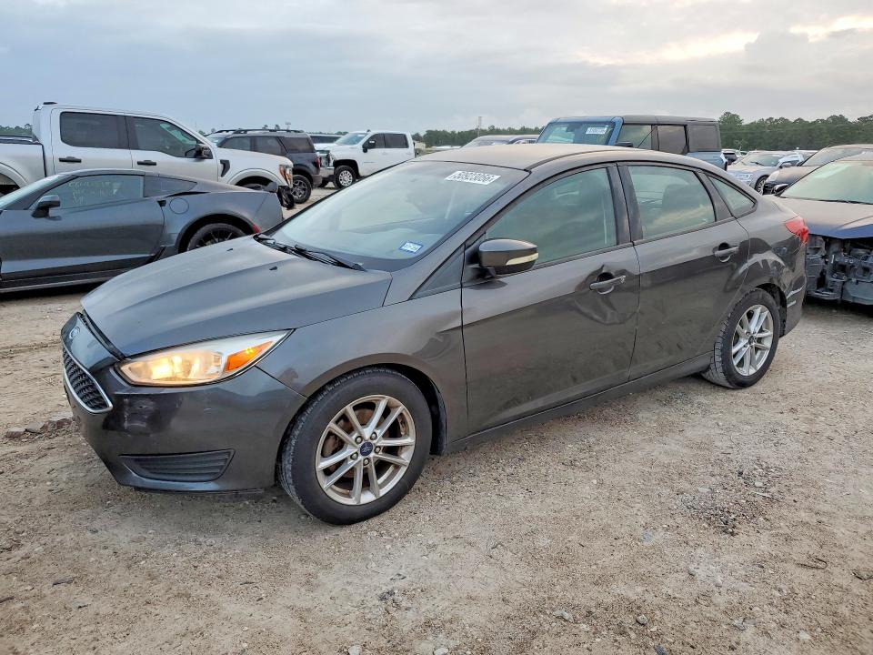2015 FORD FOCUS — VIN 1FADP3F29FL323810