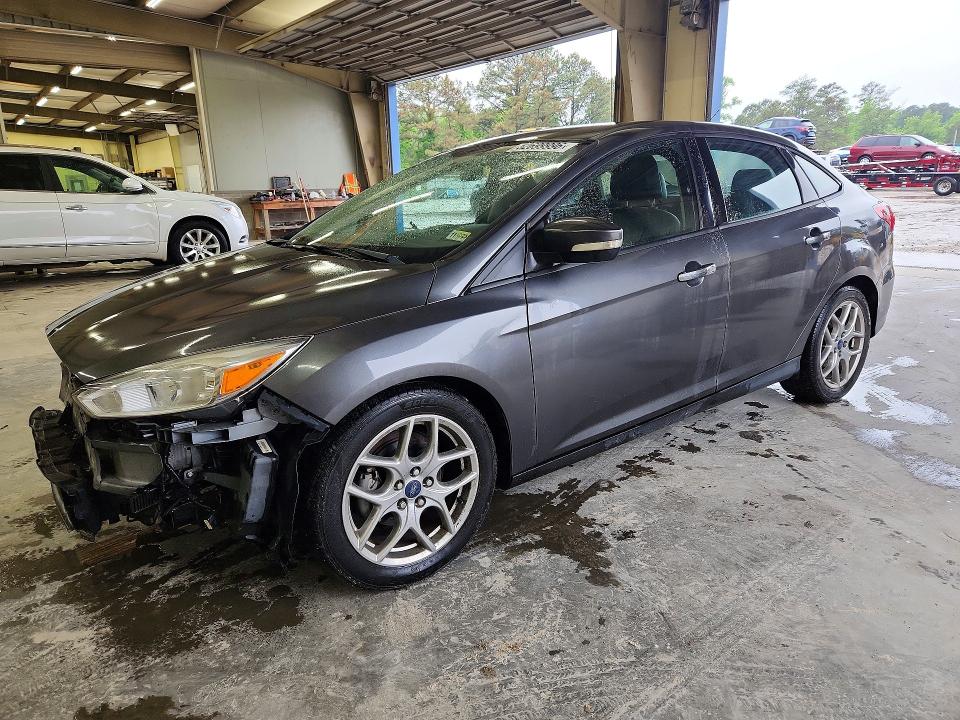 2015 FORD FOCUS — VIN 1FADP3F26FL216049