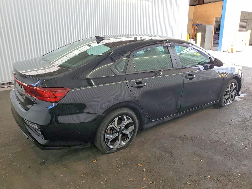 3KPF24AD8LE225890