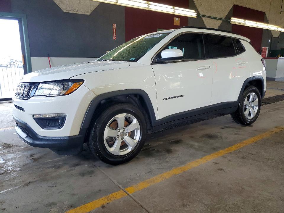 2018 JEEP COMPASS — VIN 3C4NJDBB2JT349822