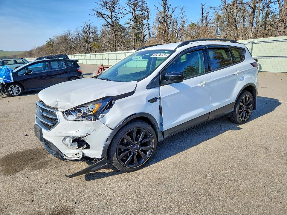 2018 FORD ESCAPE — VIN 1FMCU9GD0JUC72696