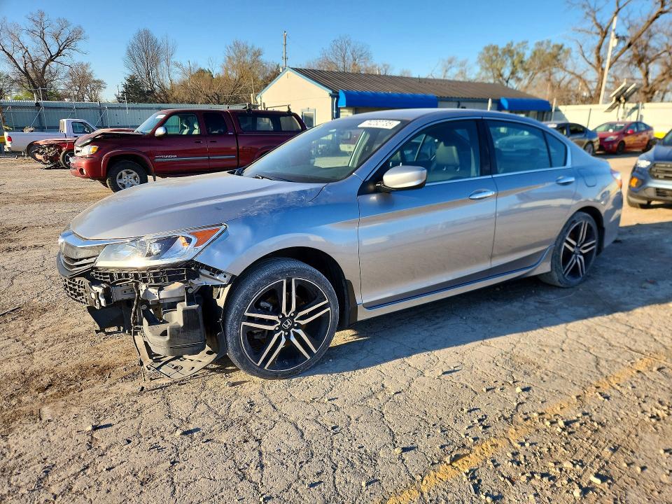2017 HONDA ACCORD — VIN 1HGCR2F55HA017384